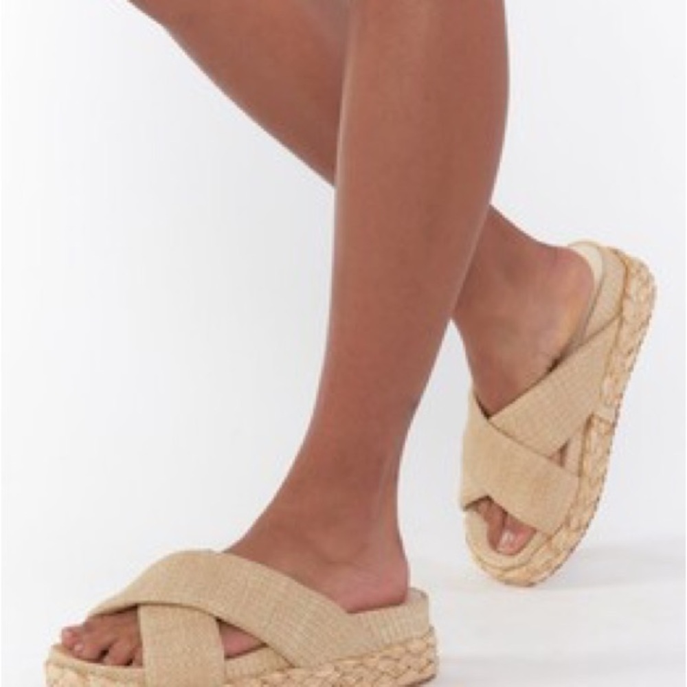 Dolce Vita Tan Platform Sandals with Crisscross Straps